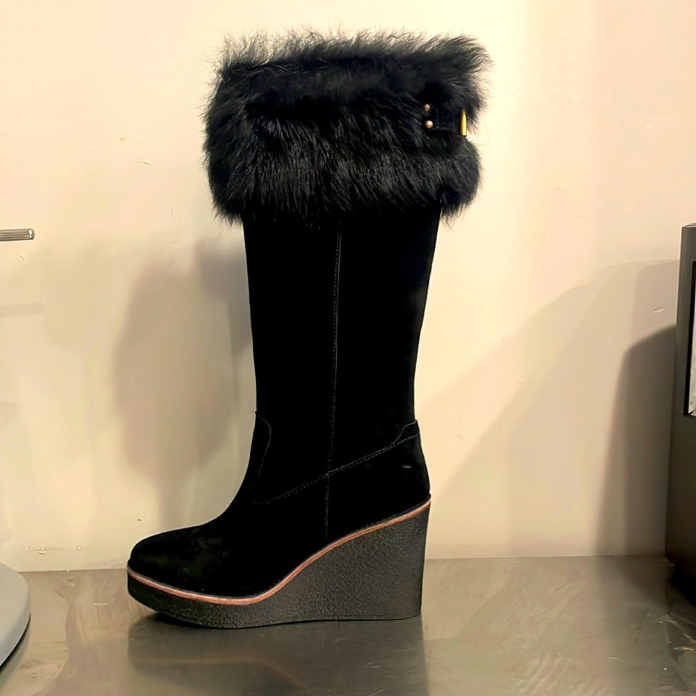 Ugg knee-high wedge boots Brand new in drawstring duster and box